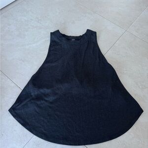 Black workout tank